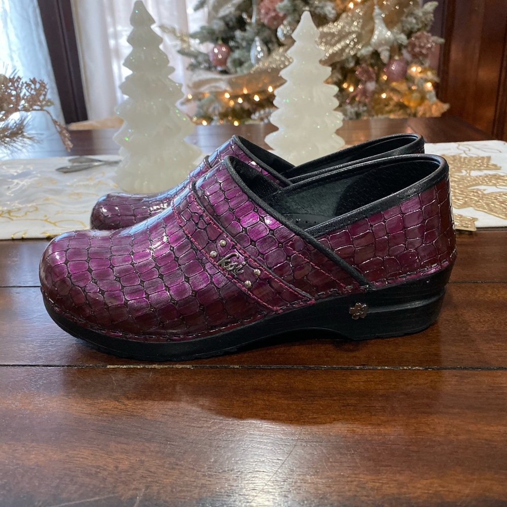 Sanita clogs . Size 39